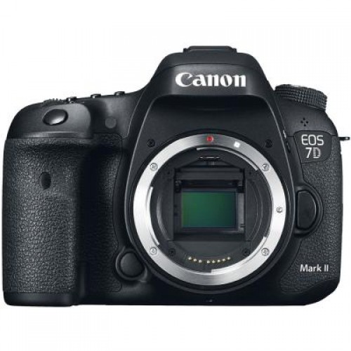 Фотоаппарат Canon EOS 7D Mark II 18-135 IS USM Kit (9128B163)